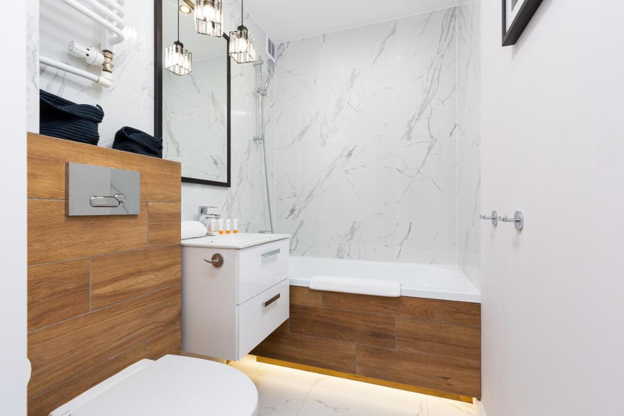 Beautiful Two-bedroom Bielany By Renters Butas