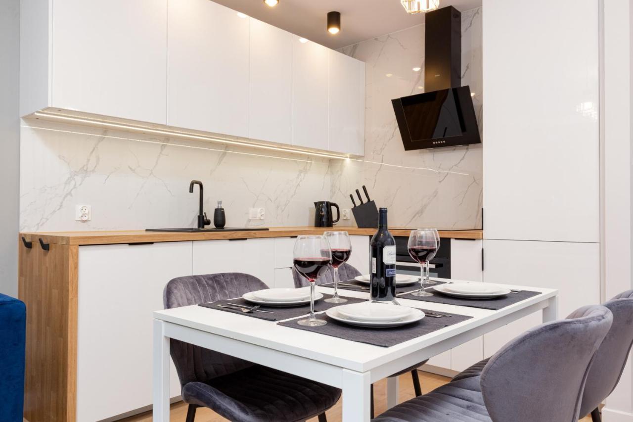 Beautiful Two-bedroom Bielany By Renters Butas Warsaw